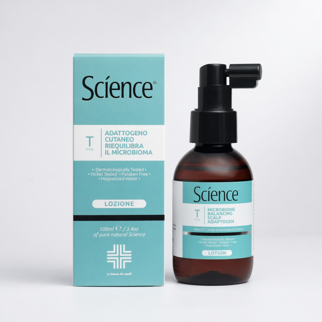 Lotion Science Mikrobiom Adap – butelka z atomizerem z kartonikiem na jasnym tle